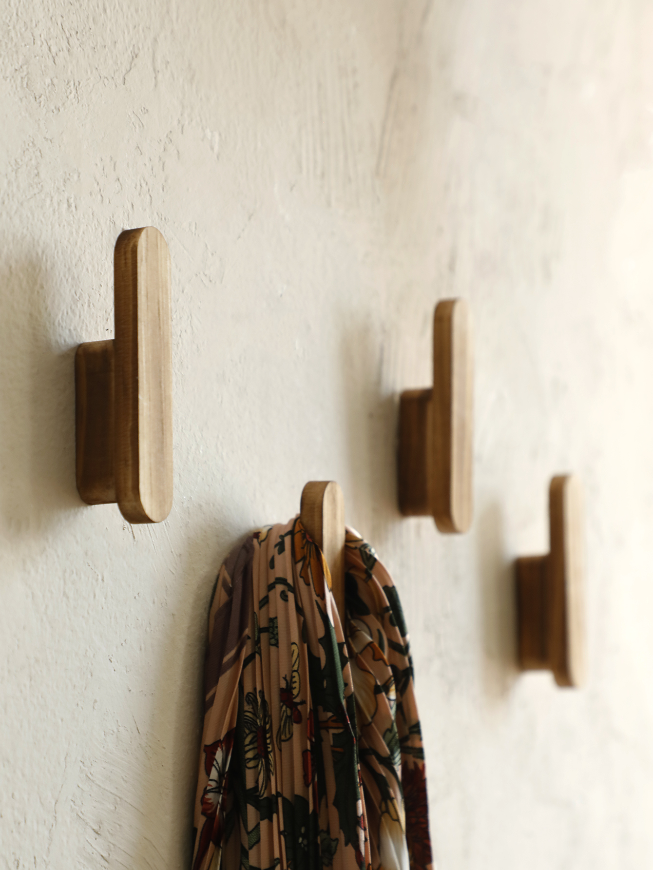 Rustic Wooden Wall Hooks Handm - Home Decor Ikea บทวิจารณ์และราคา