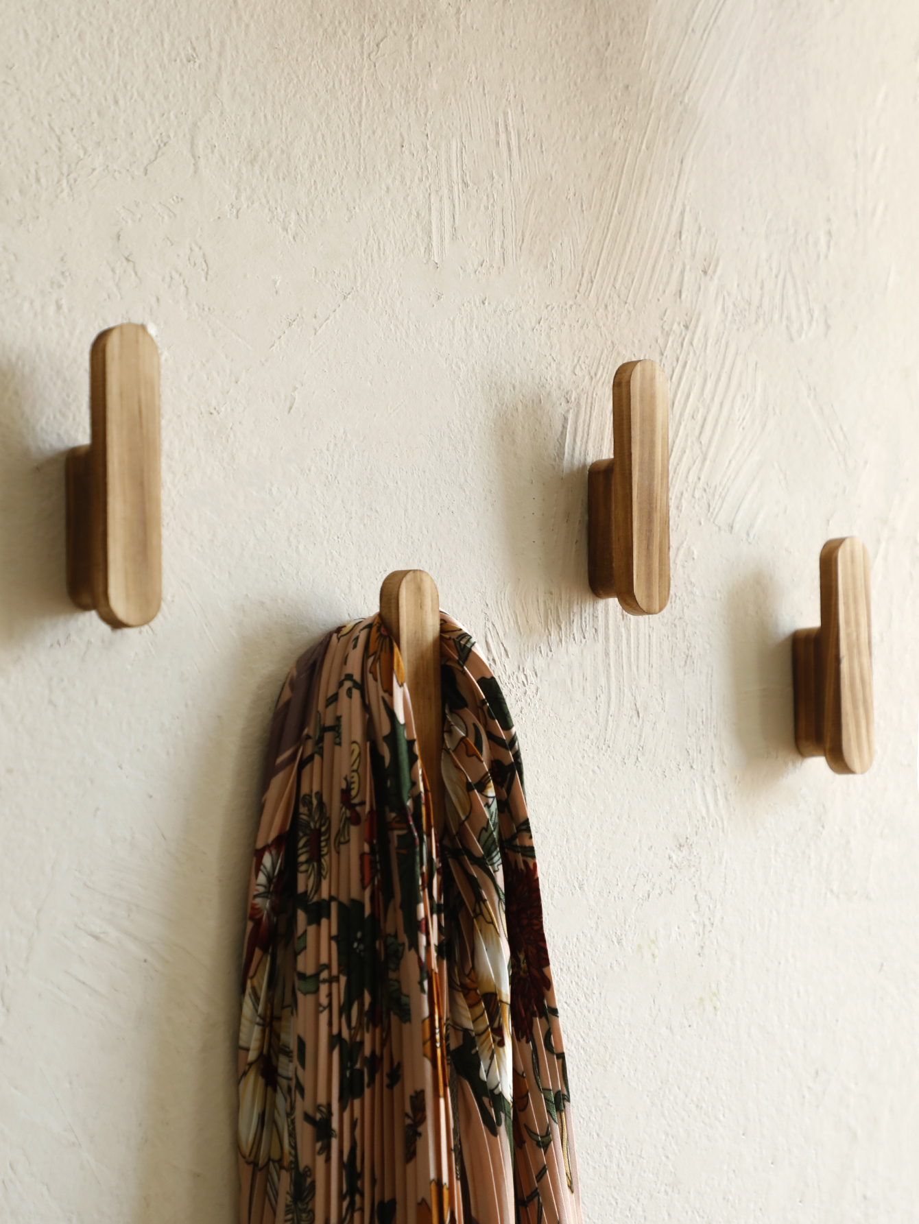 Rustic Wooden Wall Hooks Handm - Home Decor Ikea บทวิจารณ์และราคา
