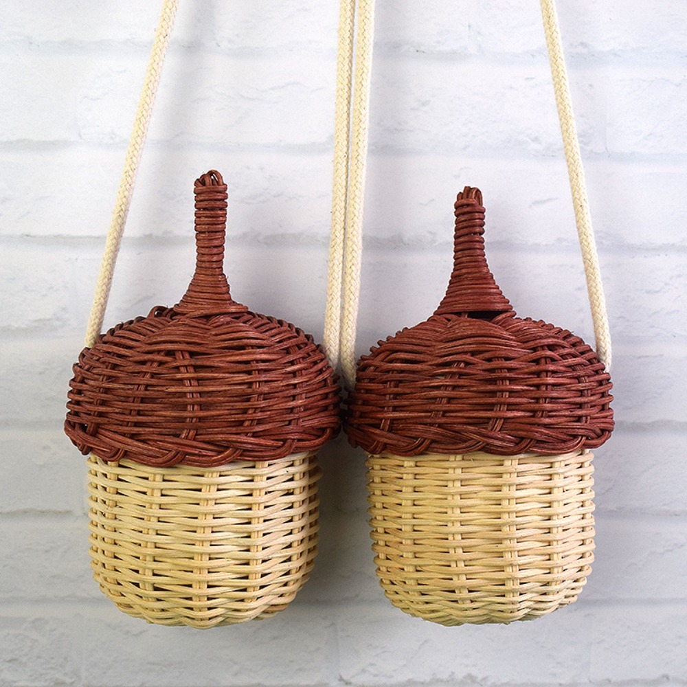 Gift Woven Pinecone Crossbody  - Home Decor Rattan บทวิจารณ์และราคา
